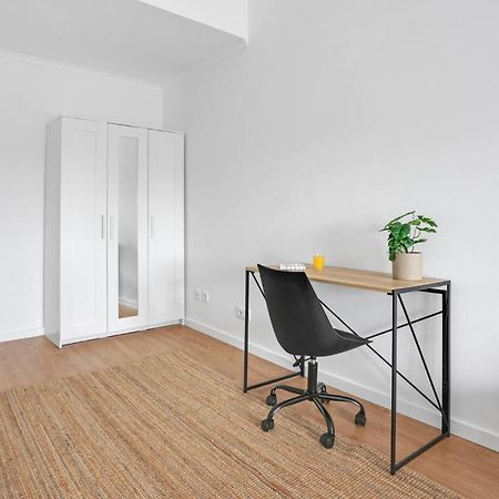 Sunny 2 Bedroom Apartment In Almada - Balconies With River View Exteriér fotografie